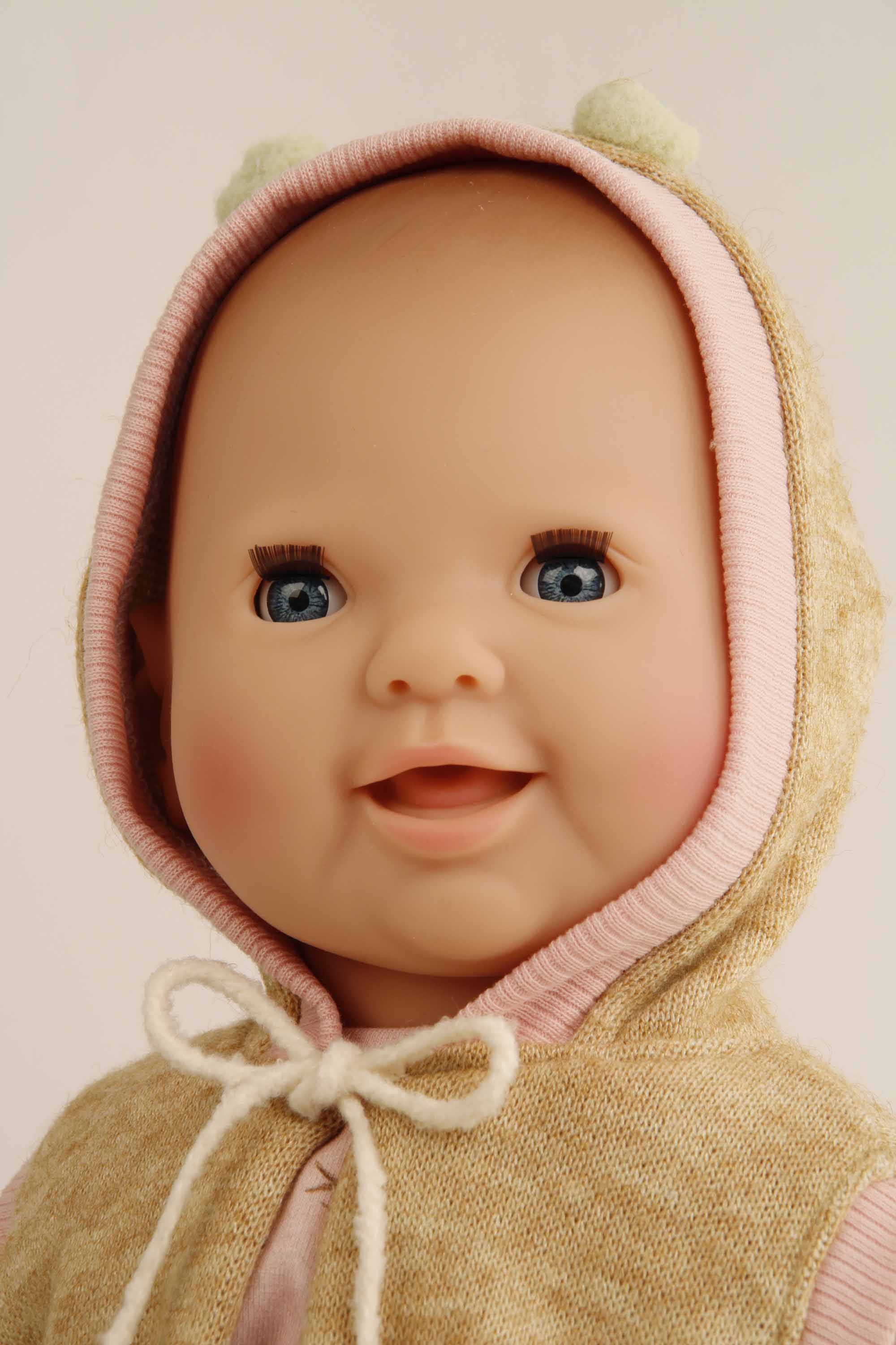 Schnullerbaby Lenchen 37 cm, Malhaar, blaue Schlafaugen, Kleidung Spätzchen