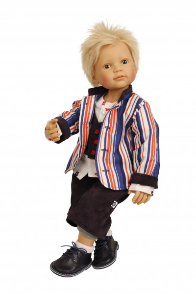 Puppe Philipp 70 cm sitzend von Brigitte Paetsch sitzemd blonde Haare, Kleidung braun/blau/weiss/rot