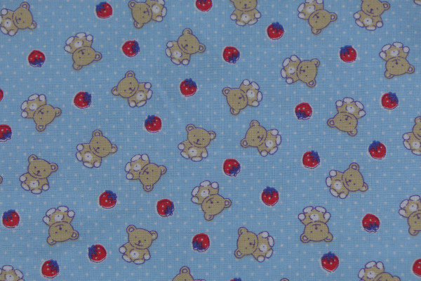 Stoff Batist blau mit kleinen Teddys und Erdbeeren