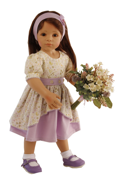Puppe Alina stehend 64 cm von Sieglinde Frieske, Blumenkleid weiss/grün/lila